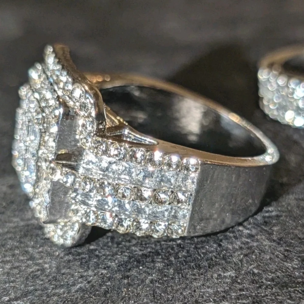 Shimmering Cluster Engagement /Wedding Set 5Ct Lab Created Diamond Unisex